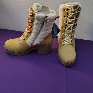 Ozark Trail Women's Beige Winter Boots with Faux Fur